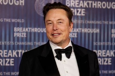 Could Elon Musk Become the First Trillionaire in History? 🚀💰👀